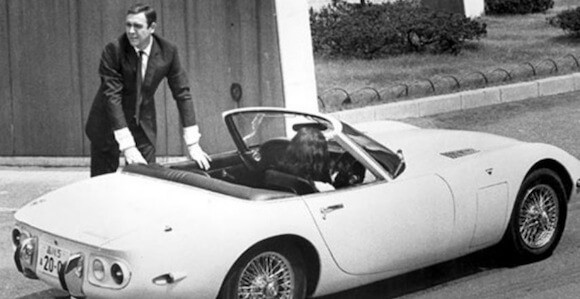 Bond with the old Toyota 2000GT