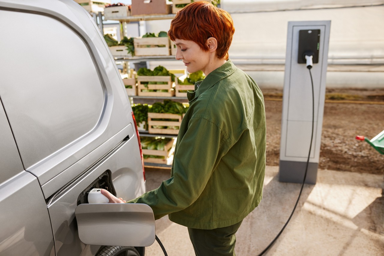 Charging a Proace City Electric 